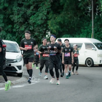 Runner Photo 3895926