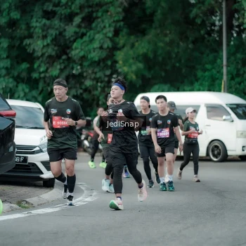 Runner Photo 3895933