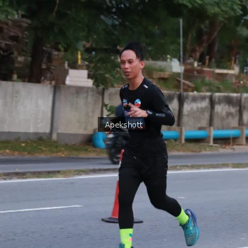 Runner Photo 3895946