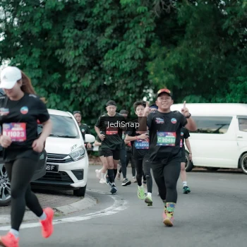 Runner Photo 3895970