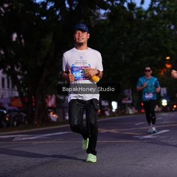 Runner Photo 3895981