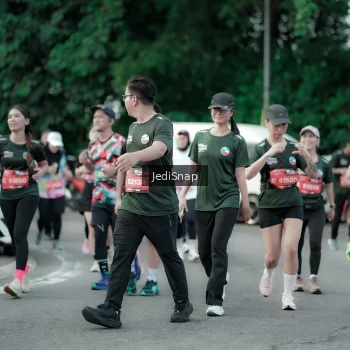 Runner Photo 3895999