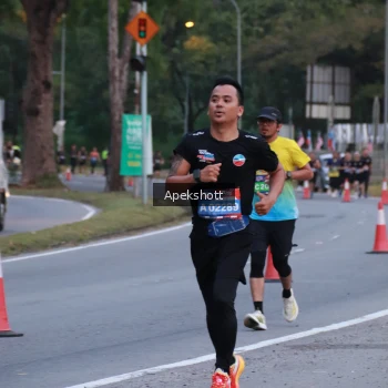 Runner Photo 3896030