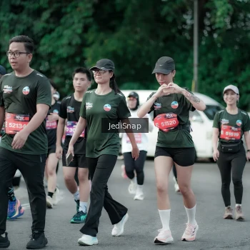 Runner Photo 3896084