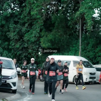 Runner Photo 3896086