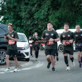 Runner Photo 3896222