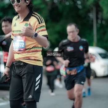 Runner Photo 3896275