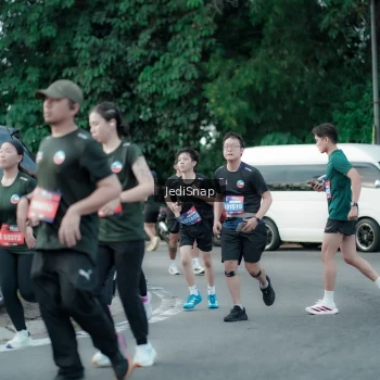 Runner Photo 3896425
