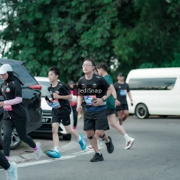 Runner Photo 3896465