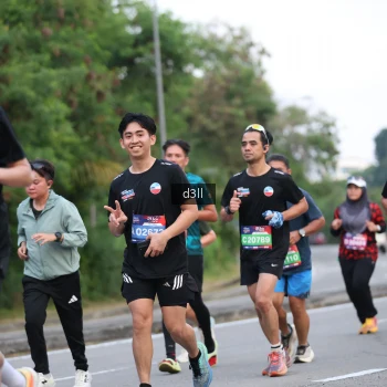 Runner Photo 3896477