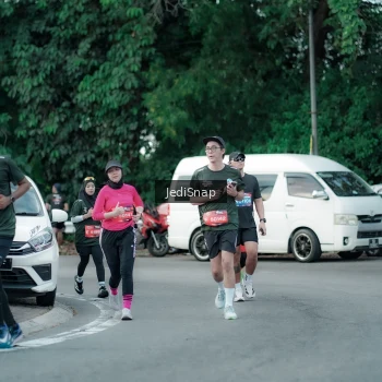 Runner Photo 3896486