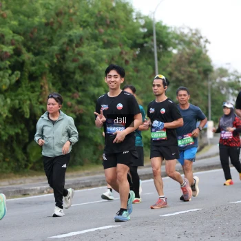 Runner Photo 3896518