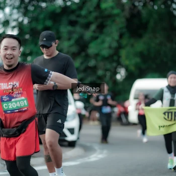 Runner Photo 3896647