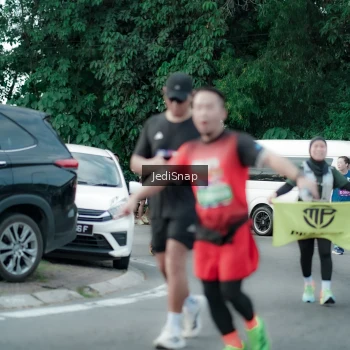 Runner Photo 3896649