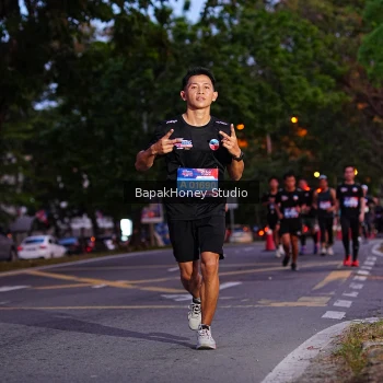 Runner Photo 3896663