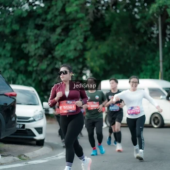Runner Photo 3896756