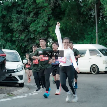 Runner Photo 3896771