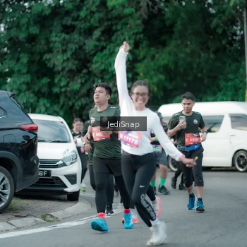 Runner Photo 3896774