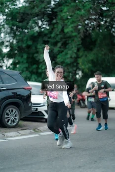 Runner Photo 3896795