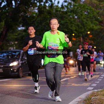 Runner Photo 3896863
