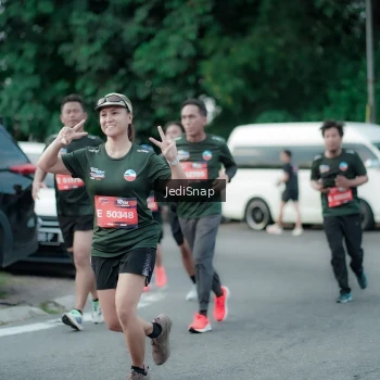 Runner Photo 3896975