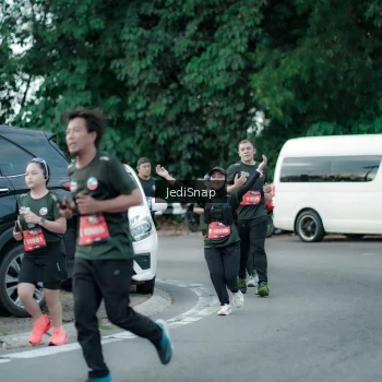 Runner Photo 3897025