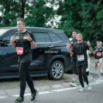 Runner Photo 3897117