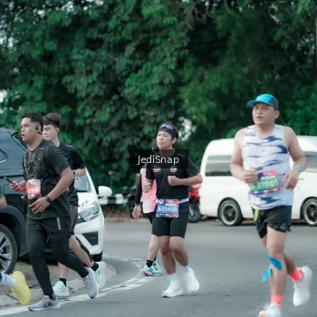 Runner Photo 3897784