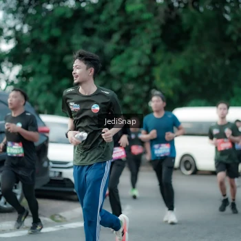 Runner Photo 3897981