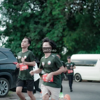 Runner Photo 3898020
