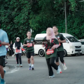 Runner Photo 3900003