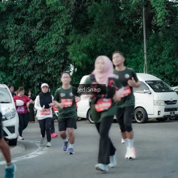 Runner Photo 3900037