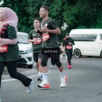 Runner Photo 3900039
