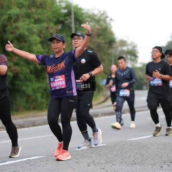 Runner Photo 3900100