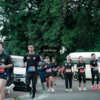 Runner Photo 3900216