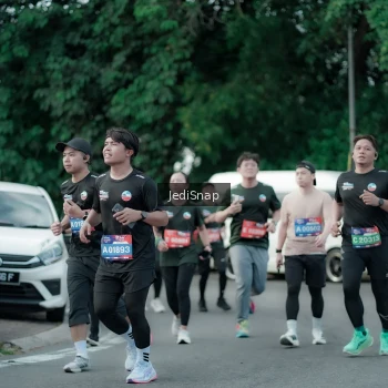 Runner Photo 3900753
