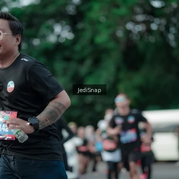 Runner Photo 3903059