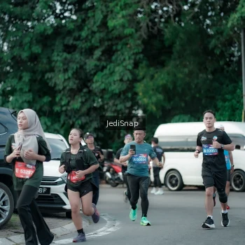 Runner Photo 3903245