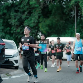 Runner Photo 3903285