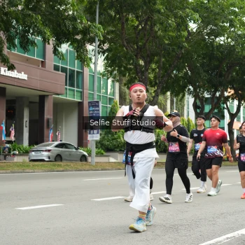 Runner Photo 3903342