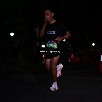 Runner Photo 3903373