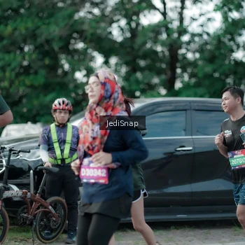 Runner Photo 3903634