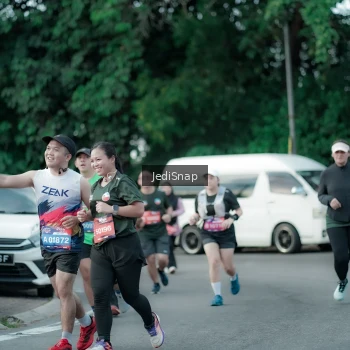 Runner Photo 3903675