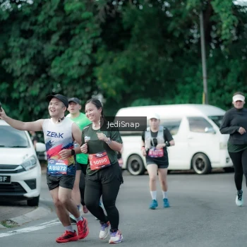 Runner Photo 3903684
