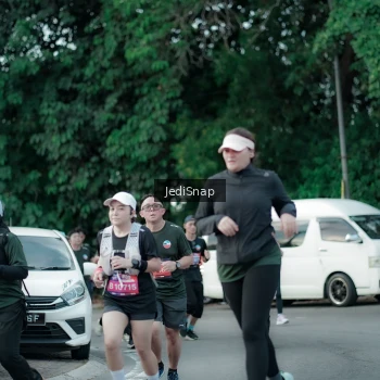Runner Photo 3903693