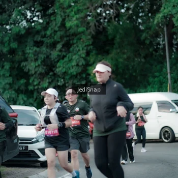 Runner Photo 3903705