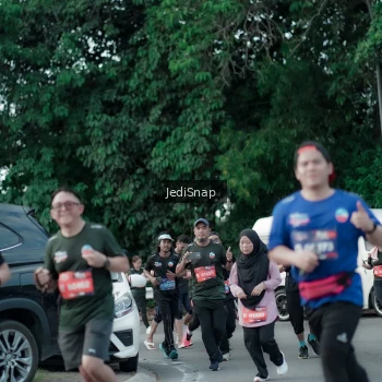 Runner Photo 3903718
