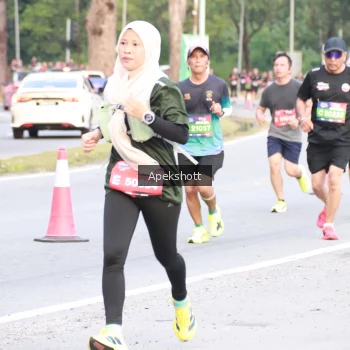 Runner Photo 3903892