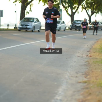 Runner Photo 3903899