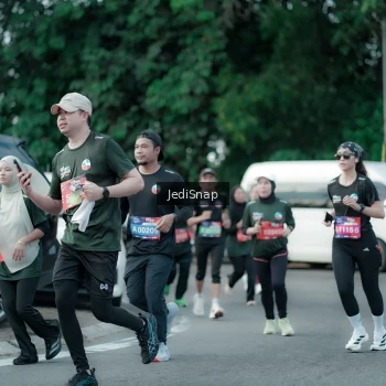 Runner Photo 3903915